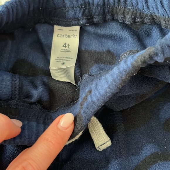 TWO pairs of boys camo joggers in fleece in size 4T - Picture 4 of 4